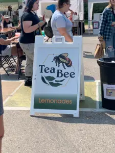 2022-08-19 Tea Bee Lemonades sign