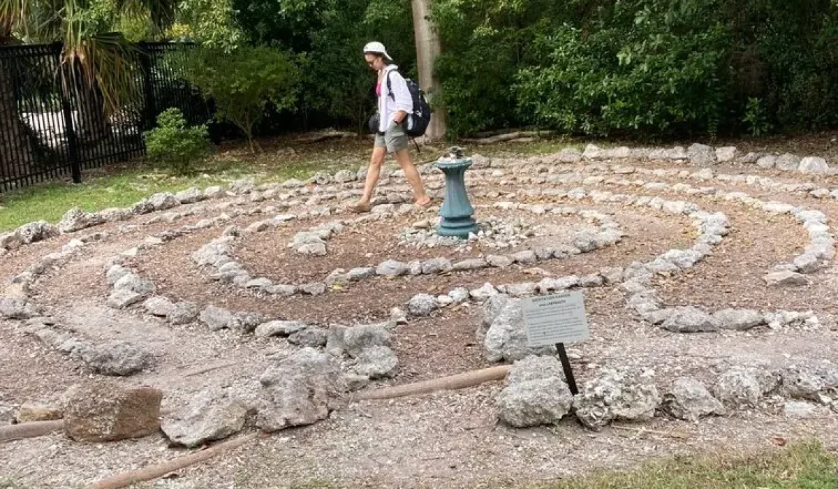 2022-02-11 Sheli at Key West botanical garden labyrinth