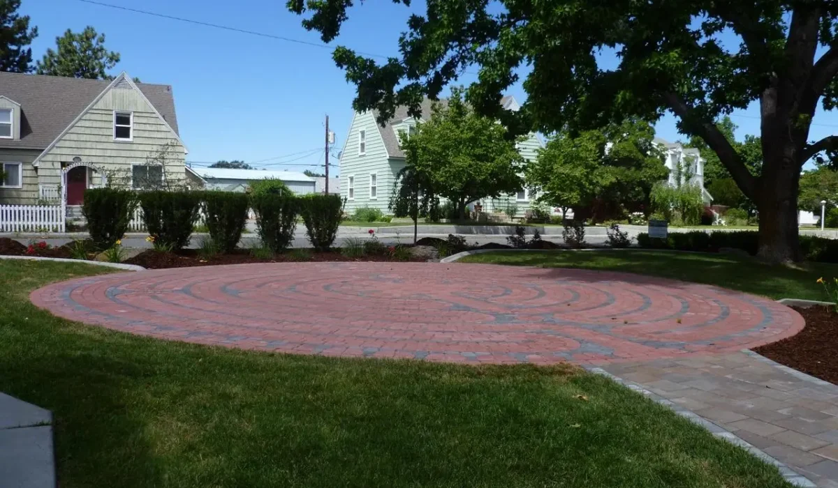 2022-09-26 All Saints Episc labyrinth Richland WA