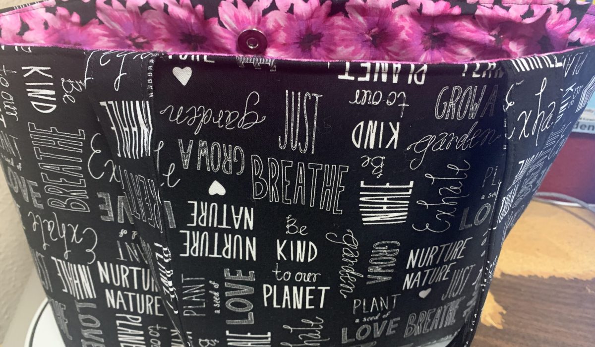 Be Kind to the Planet bag (exterior)