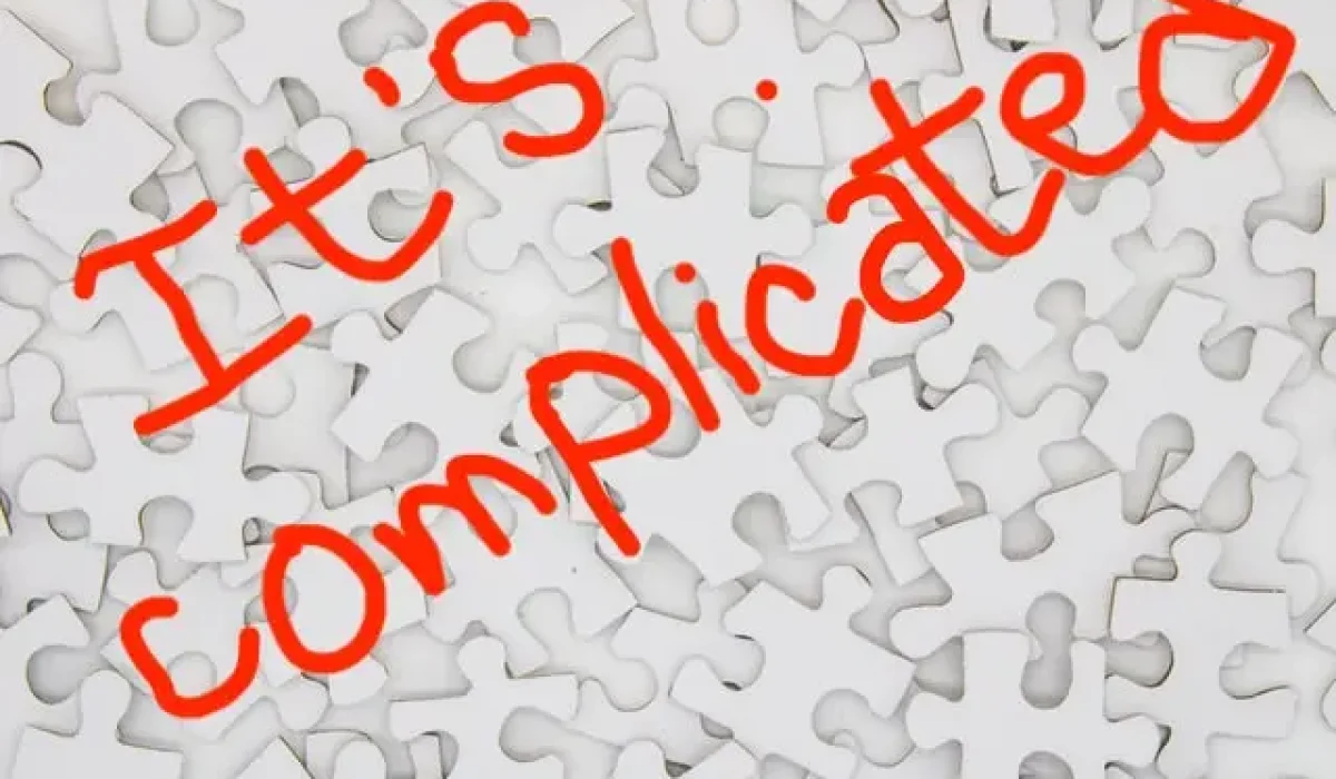 it's complicated puzzle pieces-mel poole=eo5Hrzyba4D0-unsplash
